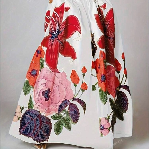 Floral Maxi Skirt with Pockets - Picture 3 of 4